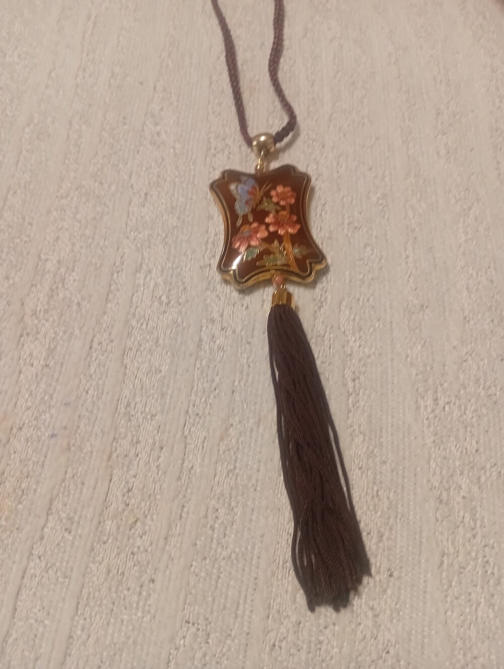 Vintage Brown Floral Tassel Pendant Necklace - Unbranded Oriental Close Locket